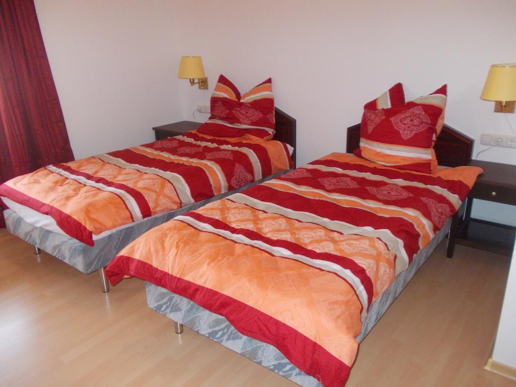 פסאו Hotel Im Bahnhof מראה חיצוני תמונה