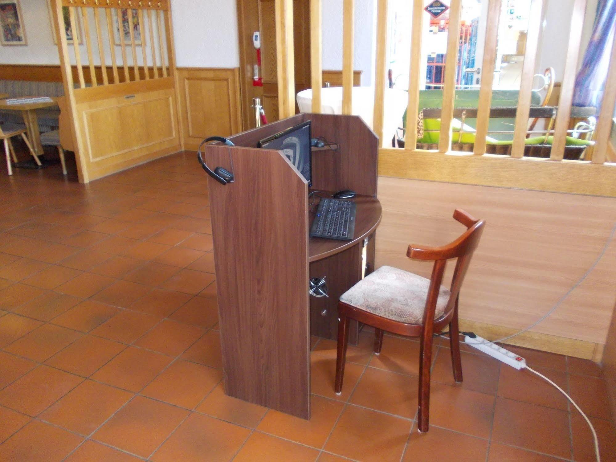 פסאו Hotel Im Bahnhof מראה חיצוני תמונה